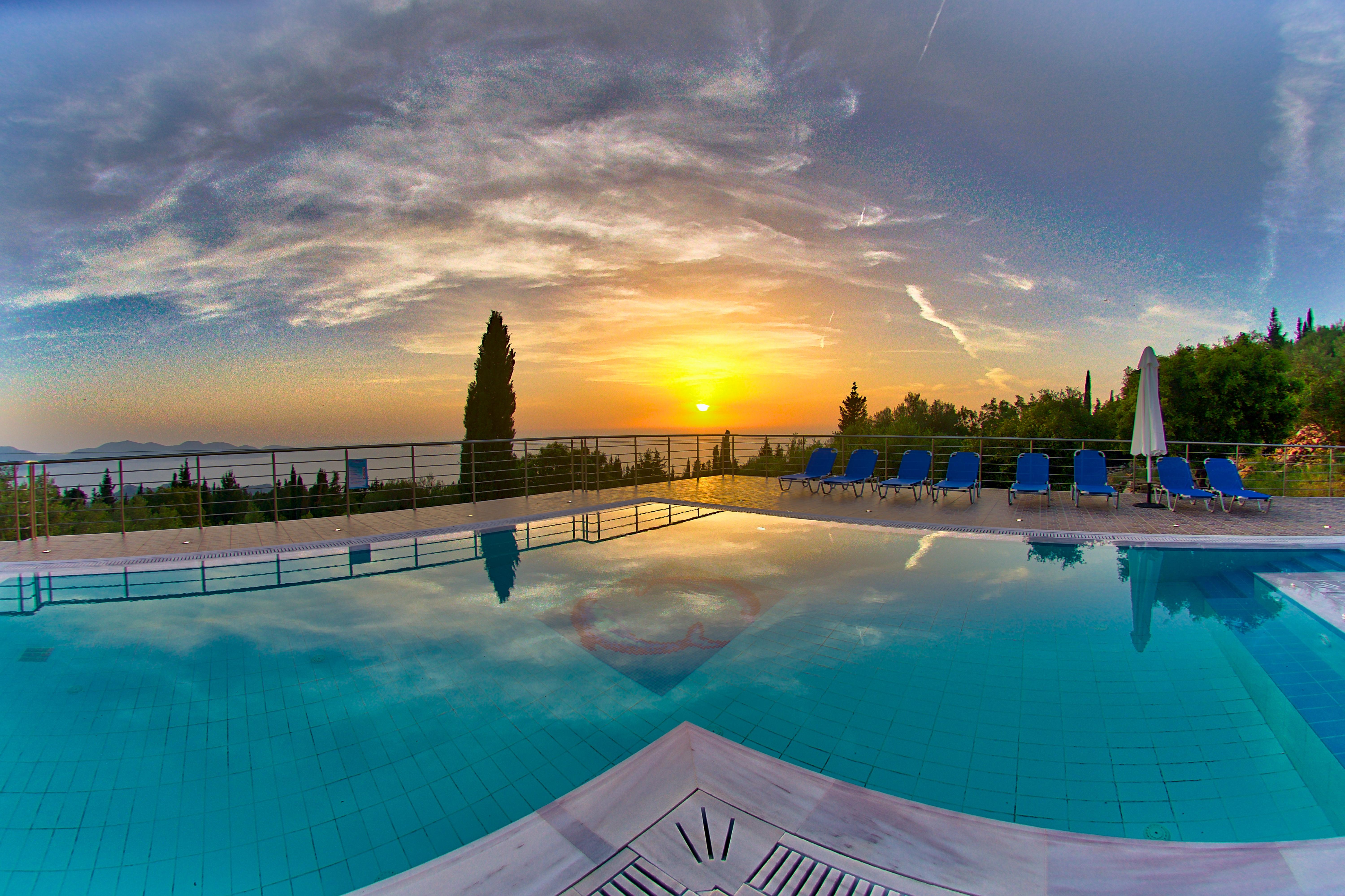 Studios Vrionis Panoramic Sunset Mesovounia  Extérieur photo