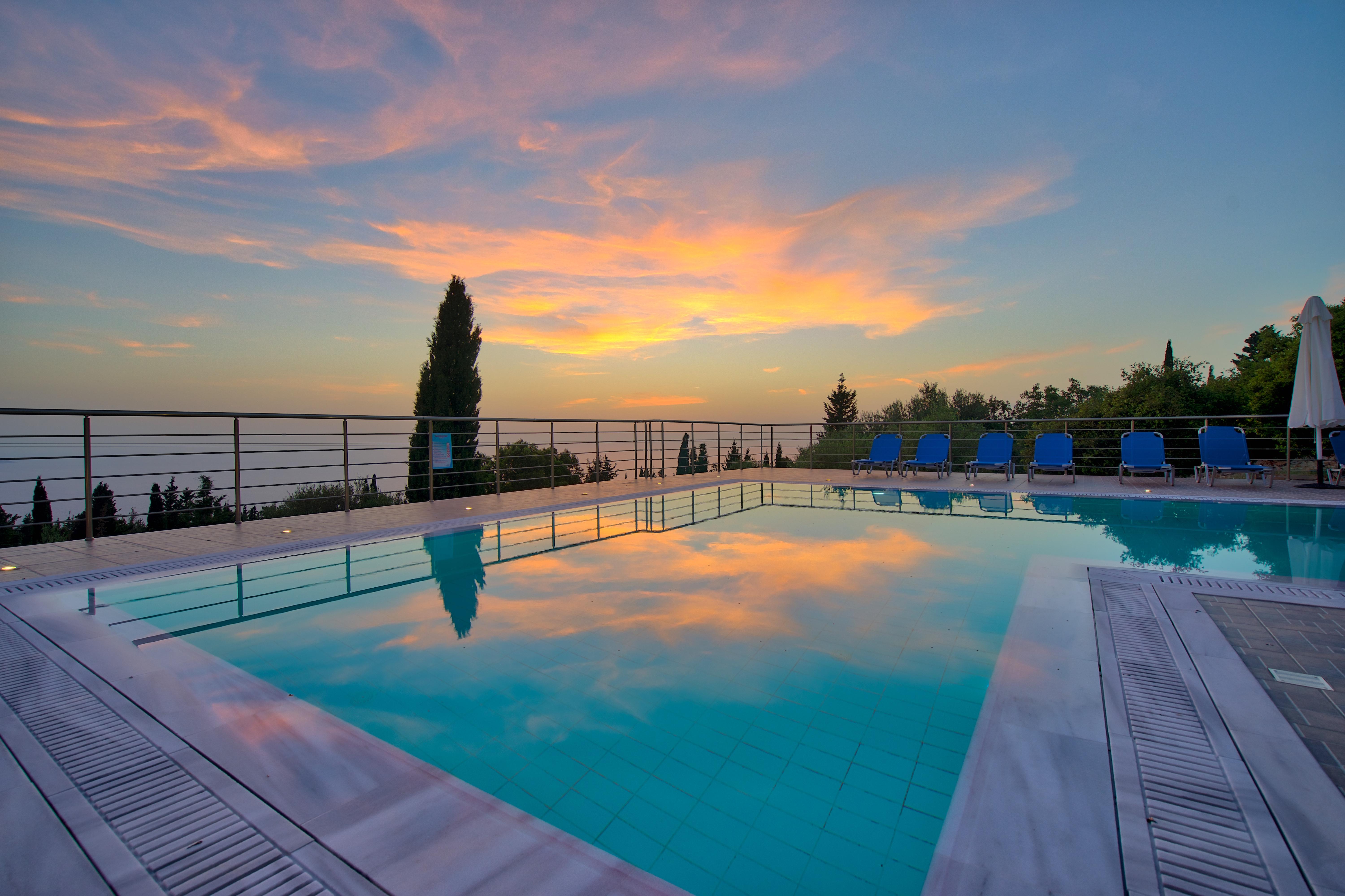 Studios Vrionis Panoramic Sunset Mesovounia  Extérieur photo